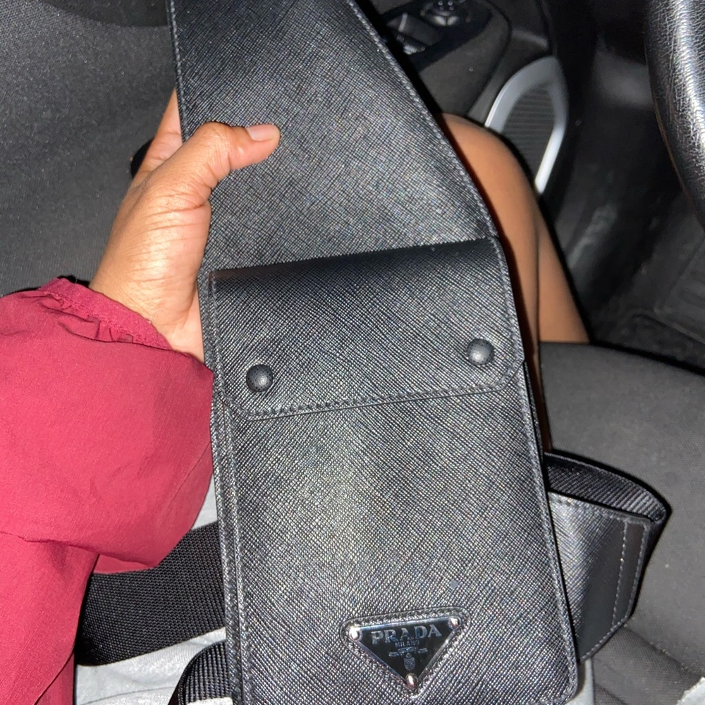 MENS AUTHENTIC PRADA CROSSBODY - Picture 2 of 3